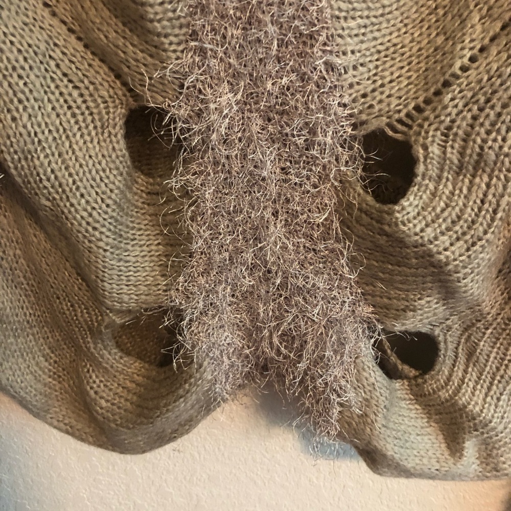 Fuzzy Black Brand Sweater Size Medium - Picture 5 of 7
